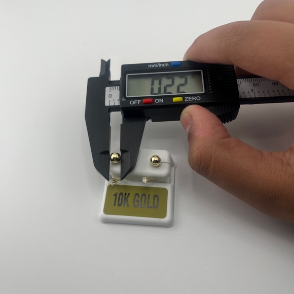 10k solid gold genuine Swarovski Simulated diamond beautiful gift earrings SALE - Picture 2 of 3